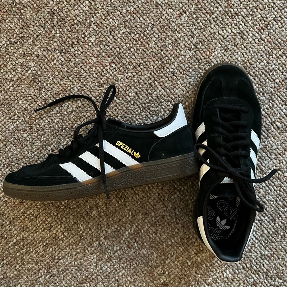 Adidas Spezial size 6.5 US men’s, 7.5/8 women’s